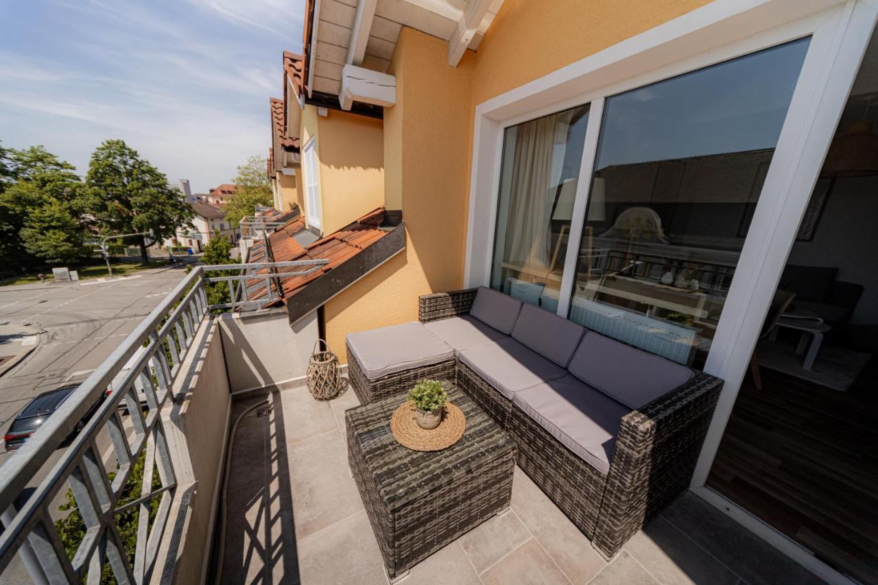 C4S Come4Stay Altoetting - 3-Zi Whg I Zentrale Lage I Parkplatz I Balkon I Wifi I Smarttv I 1 Kingsize, 1 Queensize Bett I Office Arbeitsplatz I Wohnbereich Mit Couch Und Essbereich I Voll Ausgestattete Kueche I Nespresso Экстерьер фото
