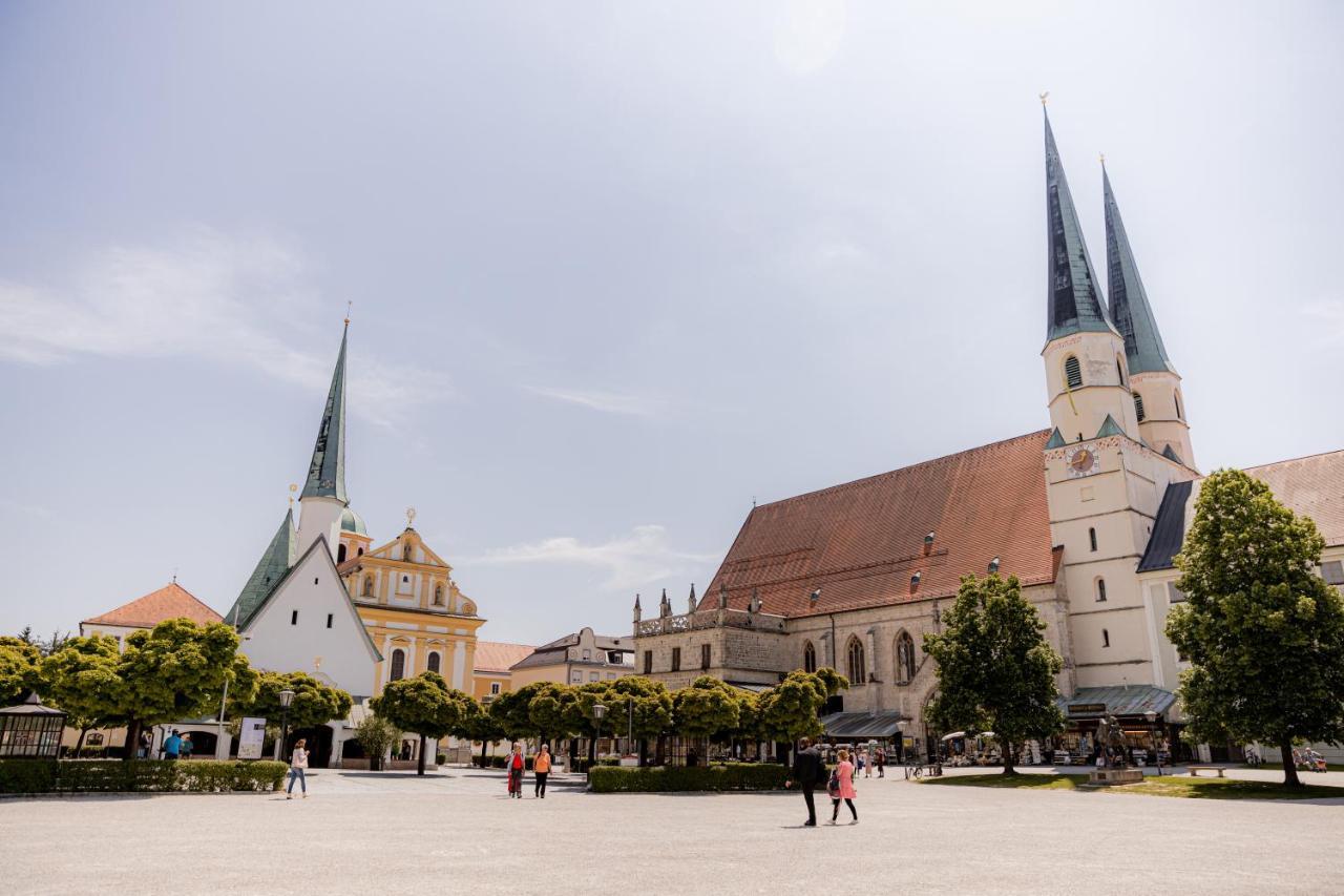 C4S Come4Stay Altoetting - 3-Zi Whg I Zentrale Lage I Parkplatz I Balkon I Wifi I Smarttv I 1 Kingsize, 1 Queensize Bett I Office Arbeitsplatz I Wohnbereich Mit Couch Und Essbereich I Voll Ausgestattete Kueche I Nespresso Экстерьер фото