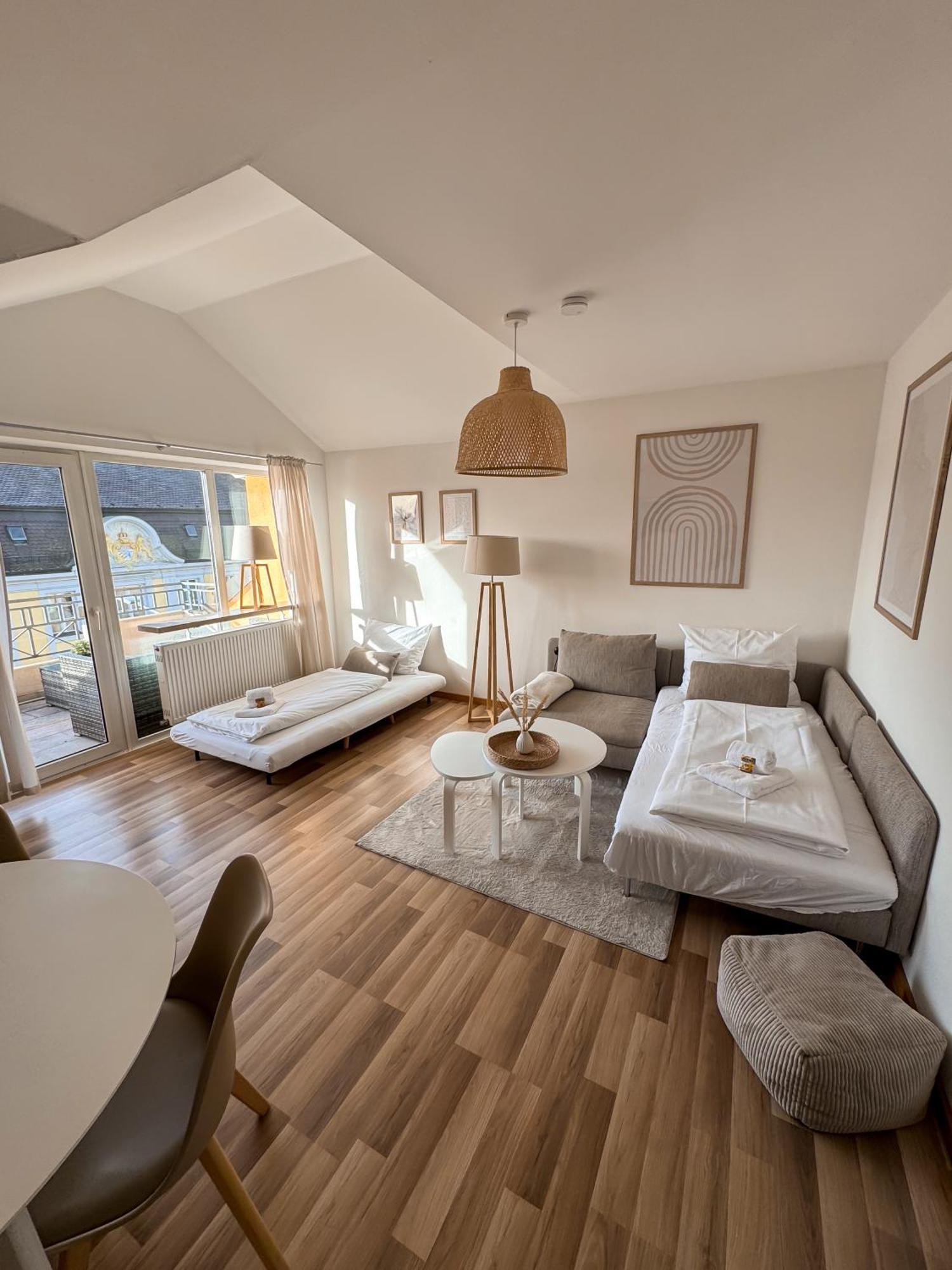 C4S Come4Stay Altoetting - 3-Zi Whg I Zentrale Lage I Parkplatz I Balkon I Wifi I Smarttv I 1 Kingsize, 1 Queensize Bett I Office Arbeitsplatz I Wohnbereich Mit Couch Und Essbereich I Voll Ausgestattete Kueche I Nespresso Экстерьер фото