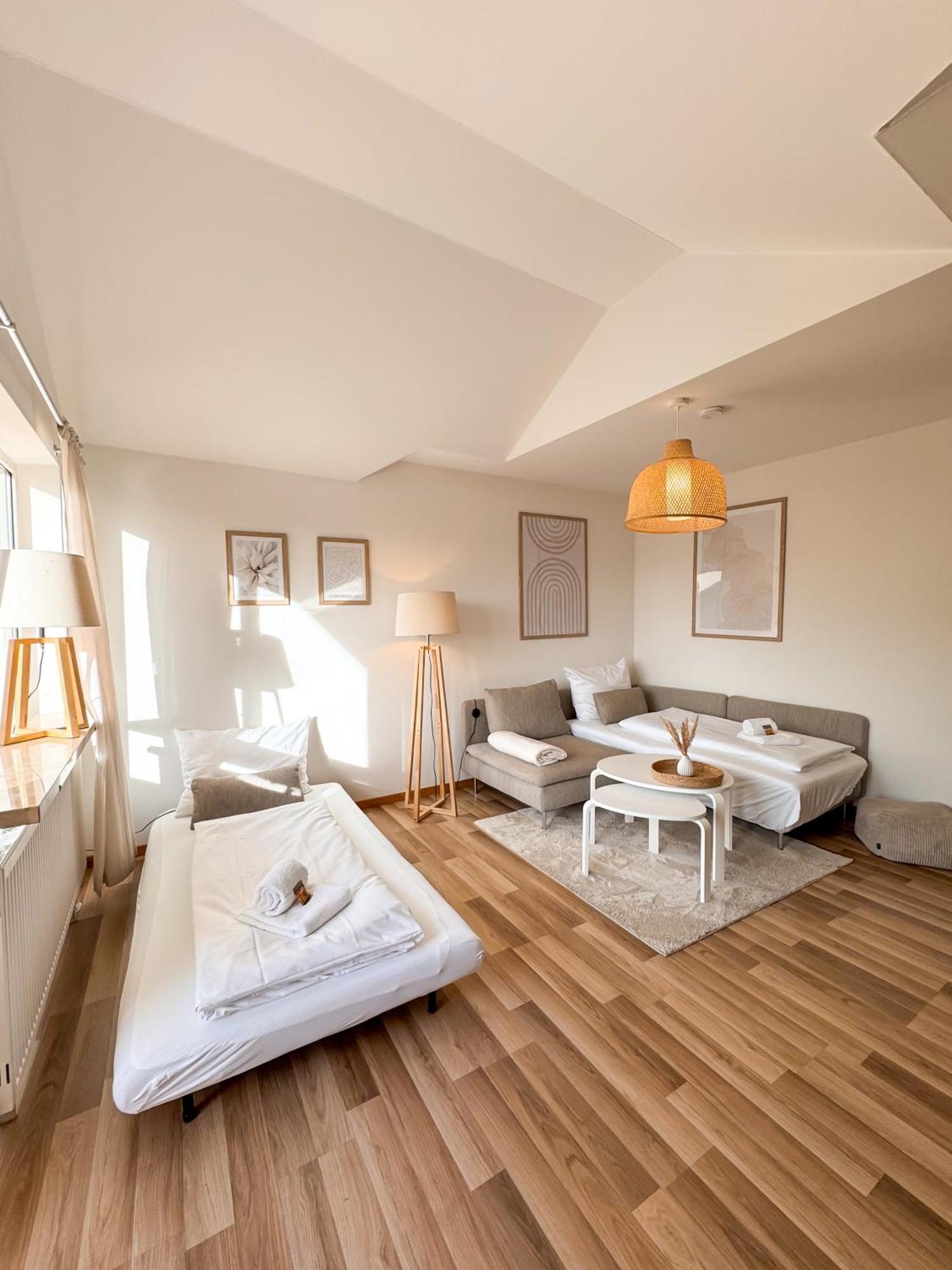 C4S Come4Stay Altoetting - 3-Zi Whg I Zentrale Lage I Parkplatz I Balkon I Wifi I Smarttv I 1 Kingsize, 1 Queensize Bett I Office Arbeitsplatz I Wohnbereich Mit Couch Und Essbereich I Voll Ausgestattete Kueche I Nespresso Экстерьер фото